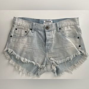 One Teaspoon Light Denim Short 🦋
